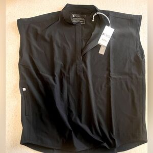 FIGS women's Black Rafaela FREEx - Oversized Scrub Top - M